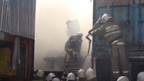 SNAŽNA EKSPLOZIJA U VOJNOM OBJEKTU: Detonacija na jugu Kazahstana, vatrogasci se bore sa plamenom SNAŽNA EKSPLOZIJA U VOJNOM OBJEKTU: Detonacija na jugu Kazahstana, vatrogasci se bore sa plamenom