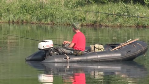 ODRŽAN MEMORIJALNI TURNIR SRPSKI RATNIK: Obrenovački ratni vojni invalidi i borci nadmetali se u pecanju