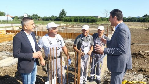 ПОМОЋ ГРАДА И ДРЖАВЕ: Нова спортска сала шабачкој Пољопривредној школи