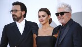 ALMODOVAR I PENELOPE NA MOSTRI:  Otvoren 78. Filmski festival u Veneciji (FOTO)