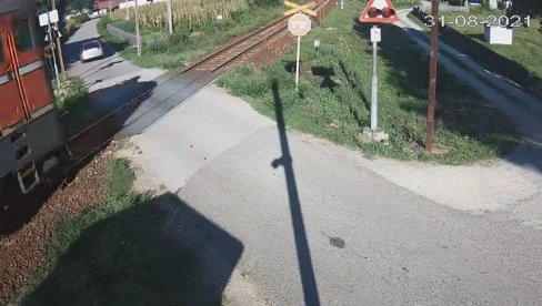 AUTOMOBIL SLETEO S PUTA, PA EKSPLODIRAO! Oglasili se iz Železnica Srbije nakon teške nesreće na pruzi