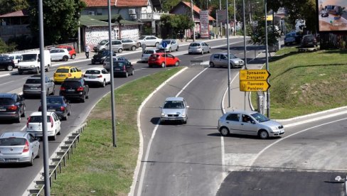 PUTARI OSLOBODILI BOGOSLOVIJU: Završeni radovi na ulivnim trakama za Pančevački most, saobraćajni kolaps trajao juče do 17.00