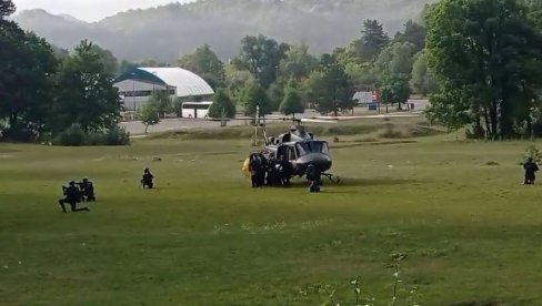 POGLEDAJTE KAKO JE PATRIJARH SLETEO NA CETINJE: Porfirije i Joanikije dočekani uz aplauze i zvona i povike DOSTOJAN! (VIDEO)