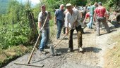 ПРЕМИЈЕР ГРАДИ ЈАПАНСКУ КУЋУ: У Јапану, црногорском, с нестрпљењем чекају да власти испуне обећање