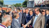 VUČIĆ RAZGOVARAO SA LEGENDOM SRPSKE ATLETIKE: Kraljevo dočekalo Atletski stadion vredan divljenja