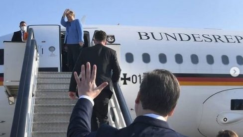 ВУЧИЋ ИСПРАТИО АНГЕЛУ МЕРКЕЛ: Србија је Ваша друга кућа - Видимо се ускоро! ВУЧИЋ ИСПРАТИО АНГЕЛУ МЕРКЕЛ: Србија је Ваша друга кућа - Видимо се ускоро!