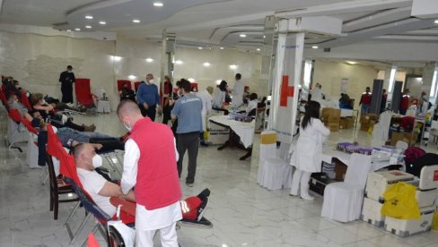 DO 9. JULA SVAKOG DANA NA DRUGIM LOKACIJAMA: Institut za transfuziju organizuje akciju dobrovoljnog davanja krvi DO 9. JULA SVAKOG DANA NA DRUGIM LOKACIJAMA: Institut za transfuziju organizuje akciju dobrovoljnog davanja krvi