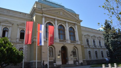 ПОНОСНИ СМО НА ПРЕТКЕ: Дан српског јединствa у Крушевцу обележен уз високо подигнуте заставе (ФОТО)