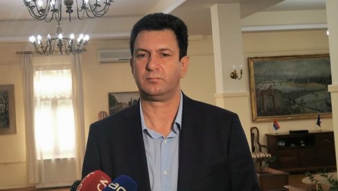 GRAD FINANSIRA VANTELESNU OPLODNJU: Gradonačelnik Šapca Aleksandar Pajić ugostio pet parova u gradskoj kući