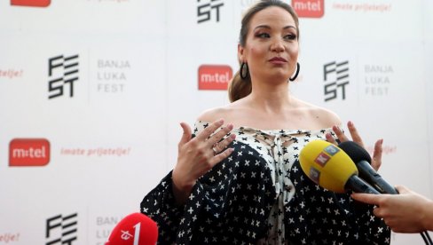 JELENA TOMAŠEVIĆ OBJAVILA NOVU PESMU: Sve ispočetka za idealni kraj leta