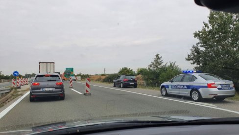 AUTOMOBIL ZGUŽVAN VATROGASCI SEKLI VOZILO DA IZVUKU POVREĐENE: Stravična saobraćajka kod Jagodine srča svuda po auto-putu