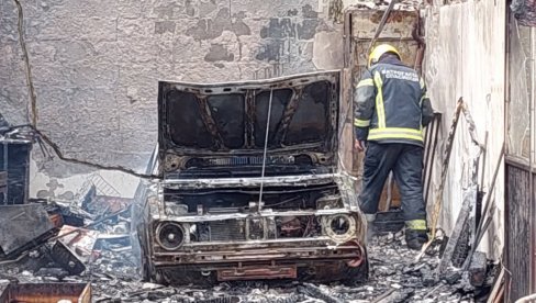 ПРВЕ ФОТОГРАФИЈЕ НАКОН ПОЖАРА У МИРИЈЕВУ: Од радионице остало само згариште, ватра оштетила и зграду поред (ФОТО/ВИДЕО)