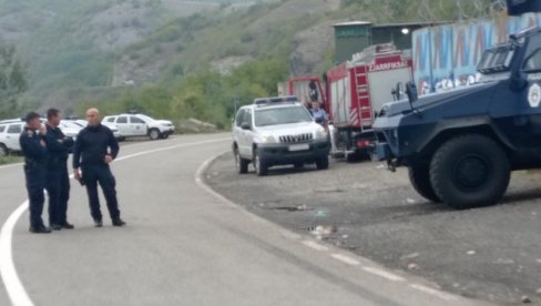 DESETI DAN PROTESTA SRBA NA SEVERU KOSMETA: Ne odustaju uprkos kiši - Pozicije nepromenjene