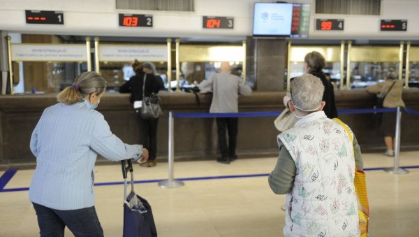 СТИЖЕ ХАРАЧ И НА ПЕНЗИЈЕ: Још једна банка наплаћује накнаде од најмање 150 динара