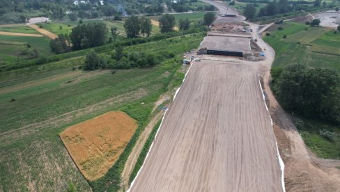 CEMENT PRITISKA I KORIDORE: Poskupljenje struje za industriju znači da će poskupeti većina proizvoda na tržištu