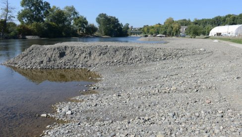 LAKŠI PRISTUP RECI: Uređenje leve obale Ibra u centru Kraljeva (FOTO)