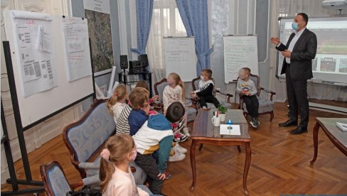 DA SE ČUJE I NJIHOV GLAS: Gradonačelnik Zrenjanina povodom Dečje nedelje ugostio predškolce (FOTO)