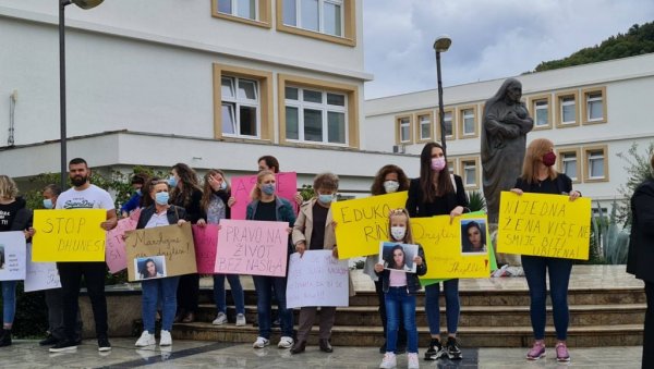 ВЕЛИКИ ПРОТЕСТ У УЛЦИЊУ: Грађани траже институционалну одговорност за изгубљени живот младе Шејле