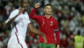 RONALDO CEPA MREŽU: Dva gola Kristijana za dominantnu pobedu nad Švajcarskom (VIDEO)