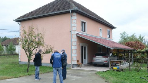 UBISTVU PRETHODILA SVAĐA OKO DRVA: Majka tinejdžera koji je sekirom ubio babu otkrila da je Veljko u poslednje vreme bio nervozan UBISTVU PRETHODILA SVAĐA OKO DRVA: Majka tinejdžera koji je sekirom ubio babu otkrila da je Veljko u poslednje vreme bio nervozan