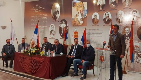 PETKOVIĆ U KRALJEVU PRED IZBORE: Odazovite se pozivu vaše države - da se okupimo u nedelju PETKOVIĆ U KRALJEVU PRED IZBORE: Odazovite se pozivu vaše države - da se okupimo u nedelju