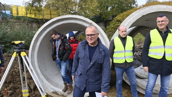 ВЕСИЋ: Град посебну пажњу посвећује развоју Миријева (ФОТО)