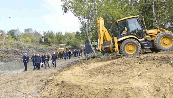 ЗА ДЕЦУ МИРИЈЕВА НОВО ОБДАНИШТЕ: Горан Весић на ГО Звездара поводом дана општине