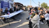 ODVOD NAJVAŽNIJI: Pokretna kancelarija Gorana Vesića stigla do sela u okolini Mladenovca ODVOD NAJVAŽNIJI: Pokretna kancelarija Gorana Vesića stigla do sela u okolini Mladenovca