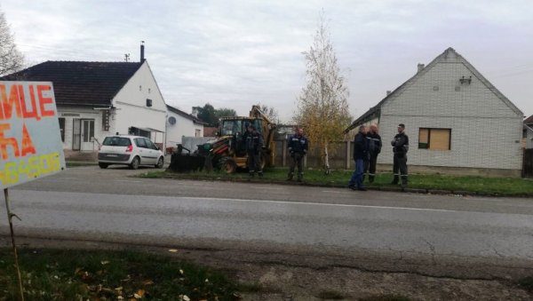 ЗА ВОДУ СА АРСЕНОМ НЕ ДА НИ - ДИНАР: Суд преполовио комунални рачун Равноселца Божидара Царичића, који он не пристаје да плати