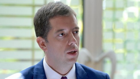 ĐURIĆ ODGOVORIO STEFANOVIĆU: On je hodajuća antireklama za bilo kakvu opoziciju