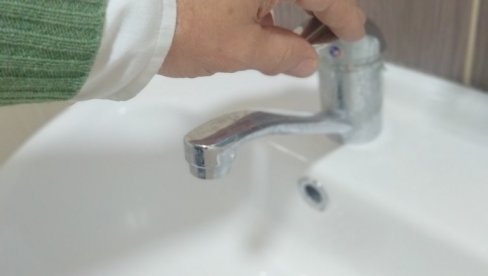 БЕЗ ВОДЕ НА ДОРЋОЛУ И ЧУКАРИЦИ: У понедељак суве чесме у овим улицама