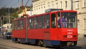 NESREĆA U VOJVODE STEPE: Žena ispala iz tramvaja, zadobila povrede glave NESREĆA U VOJVODE STEPE: Žena ispala iz tramvaja, zadobila povrede glave