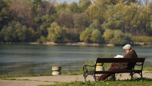 СЛЕДИ СМРЗАВАЊЕ НА КРАЈУ СЕПТЕМБРА, А ОНДА ОБРТ: Усред јесени имаћемо летње температуре