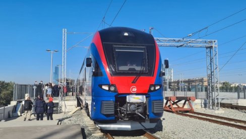 FRANCUSKA EKSPERTIZA ZA SRPSKE ŽELEZNICE: Premijerka Brnabić potpisala sporazum za modernizaciju železničke infrastrukture FRANCUSKA EKSPERTIZA ZA SRPSKE ŽELEZNICE: Premijerka Brnabić potpisala sporazum za modernizaciju železničke infrastrukture