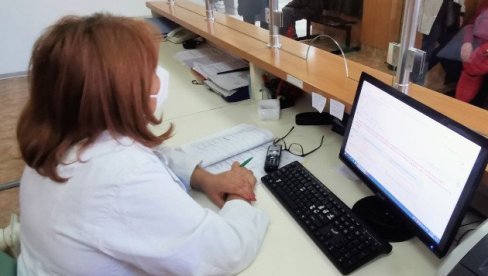 РЕСПИРАТОРНЕ ИНФЕКЦИЈЕ У ПОРАСТУ: Четвртина пацијената позитивна на ковид РЕСПИРАТОРНЕ ИНФЕКЦИЈЕ У ПОРАСТУ: Четвртина пацијената позитивна на ковид