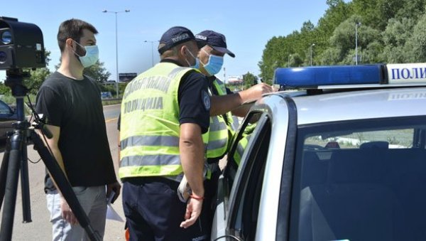 ПОД ГАСОМ ДАЈУ ГАС ДО ДАСКЕ: У новосадском Прекршајном суду од почетка године донето више од 8.500 осуђујућих пресуда