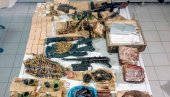 MITRALJEZ, PUŠKE, MINE, BOMBE... Spremao se za rat - Policija zaplenila arsenal u kući Jelenića (FOTO)