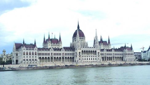 МАЂАРСКА НЕЋЕ НОВЧАНО ПОМАГАТИ УКРАЈИНУ: Док не скине ОТП банку са листе спонзора рата