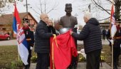 NIKADA NE SMEMO DA DOZVOLIMO ZABORAV: Gradonačelnik Vučević prisustvovao otkrivanju biste majoru Voji Tankosiću (FOTO)