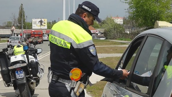 ВОЗИЛИ ПОД ДЕЈСТВОМ АЛКОХОЛА: У Кладову и Неготину искључена из саобраћаја тројица возача