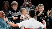 NOLETOVA DECA NAPRAVILA ŠOU NA VIMBLDONU! Novak nije jedini Đoković koji oduševljava (VIDEO)