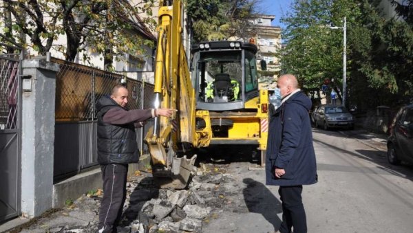 ОБНАВЉА СЕ ГВОЗДИЋЕВА УЛИЦА НА ЗВЕЗДАРИ: Почели радови на реконструкцији