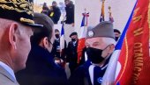 MAKRON POZDRAVIO SRPSKU ZASTAVU: Kod Trijumfalne kapije u Parizu održana ceremonija povodom Dana primirja