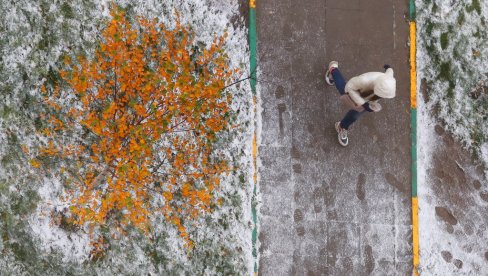 PRVI SNEG U MOSKVI: Komunalne službe izdale upozorenje na nevreme