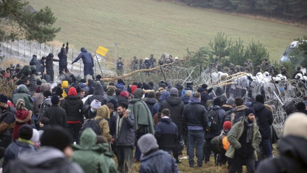 ЕУ ПРОШИРУЈЕ САНКЦИЈЕ БЕЛОРУСИЈИ: Због хаоса на граници са Пољском забрана за авио компаније и путничке агенције