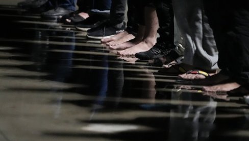 ТАЈАНИ О ПРИЛИВУ МИГРАНАТА: НАТО, УН и САД морају бити присутнији и морају бити део решења овог проблема ТАЈАНИ О ПРИЛИВУ МИГРАНАТА: НАТО, УН и САД морају бити присутнији и морају бити део решења овог проблема