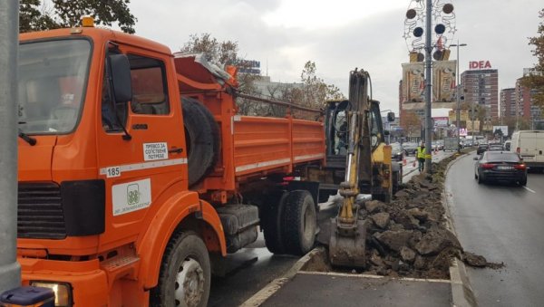 ОБНОВА ТРАВЊАКА У РАДНИЧКОЈ: Радови на Чукарици до петка