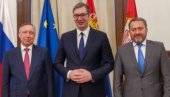 VUČIĆ SE SASTAO SA RUSKOM DELEGACIJOM: Predsednik razgovarao sa čelnim ljudima Sankt Peterburga (FOTO)