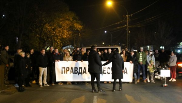 БЕЛИ БАЛОНИ И ТРОТИНЕТ ЗА ДЕСПОТА (4): Протест у Земуну, у знак сећања на трагичну погибију дечака (ФОТО)