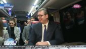 VUČIĆ STIGAO U ARENU: Predsednik sa članovima SNS proslavlja 13. godišnjicu stranke (FOTO)